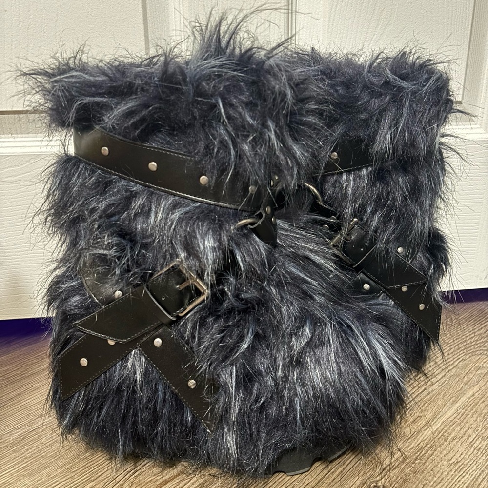 Dolls Kill / Club Exx Blue Low Wild Instincts Faux Fur Boots